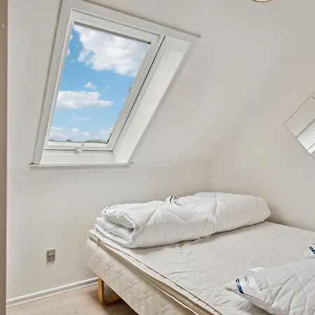 1 Bedroom Cozy In